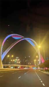 الدوحة تشارك اليمن فرحته بالعيد الوطني الـ36 للوحدة عبر إضاءة معالمها الشهيرة