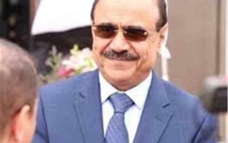العمراني ينتقد غياب الالتزام برفع علم اليمن ويتحدث عن "فوضى" داخل مؤسسات الدولة