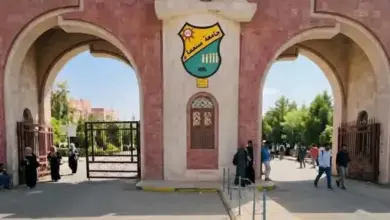 الغاء مقررات دراسية في كليات بجامعة صنعاء بدعوى تعارضها مع ولاية الفقيه الإيرانية !