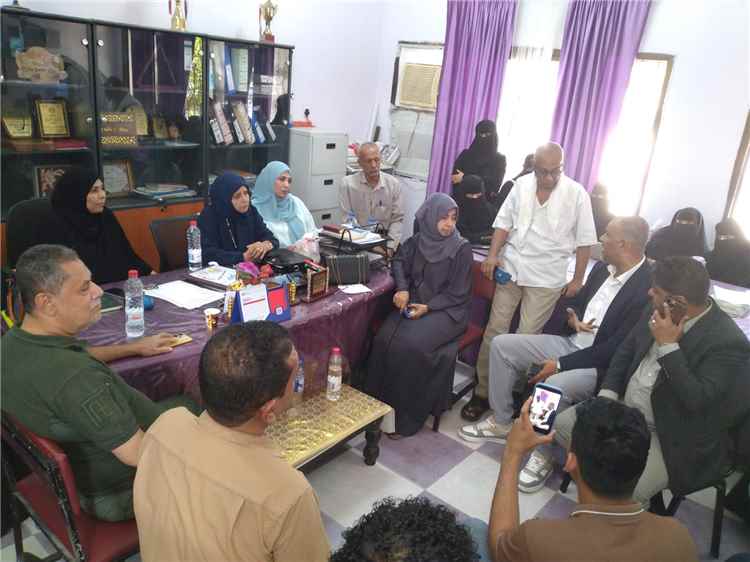 القطاع التربوي بالعاصمة المؤقتة عدن يدين ويستنكر حادثة الاعتداء على المعلمات بمدرسة العبادي بعدن