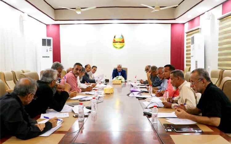 اللجنة العليا للاختبارات تعقد اجتماعها الثاني بديوان عام وزارة التربية بعدن