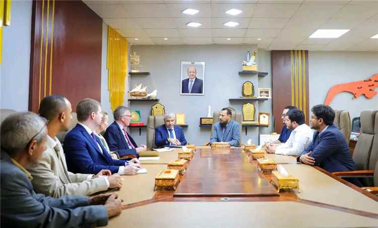 المحافظ شيخ يبحث مع وفد المبعوث الأممي تطورات الأوضاع والقضايا الخدمية والأمنية في العاصمة المؤقتة عدن