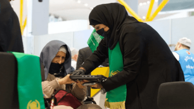 المرأة السعودية في «طريق مكة».. عنصر فاعل في منظومة تشغيلية متكاملة