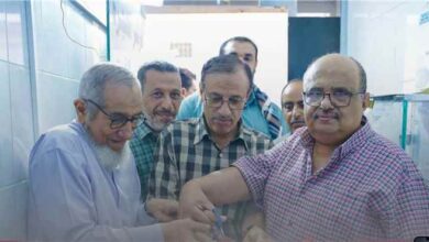 المفلحي يدشن مخيم طبي مجاني في مركز الهجرة الطبي بالمنصورة