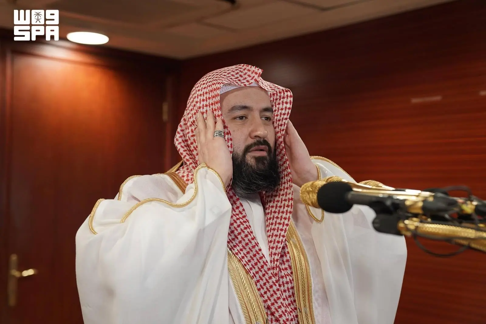 «المكبّريّة» في المسجد الحرام إرث تاريخي يصدح بالتكبير ويرتبط بأحدث الأنظمة الصوتية
