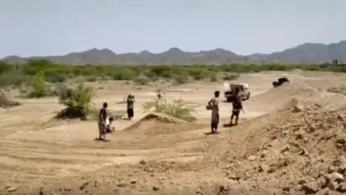 انفجار مفاجئ يصيب أربعة أطفال أثناء اللعب جوار منزلهم غربي اليمن