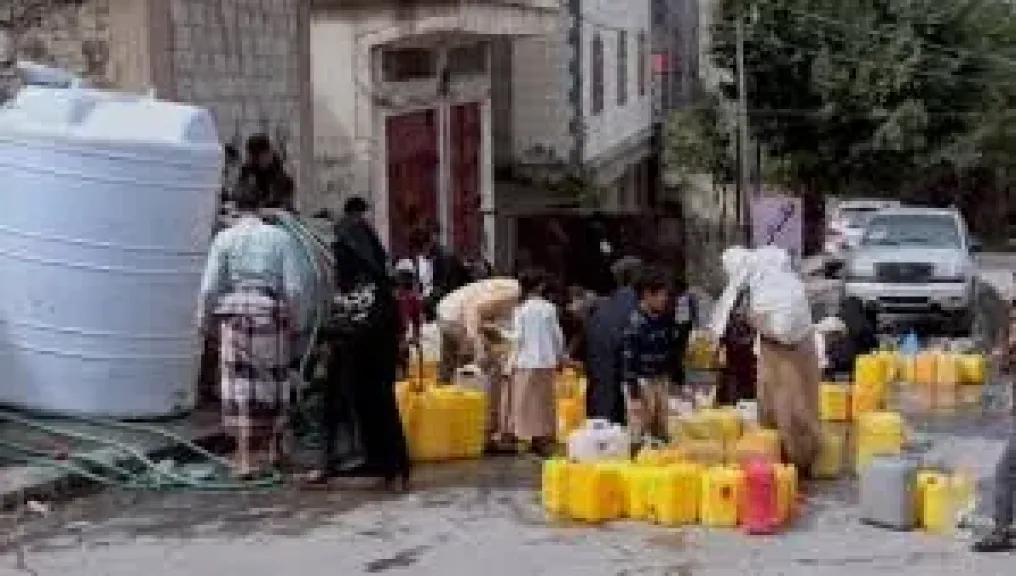 انقطاع الكهرباء يُعطل خدمات المياه والصرف الصحي في عدن.. والمؤسسة المحلية تُحذّر