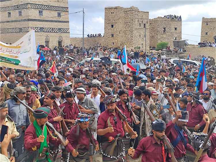 بحضور سلاطين يافع.. انطلاق فعاليات العيد التراثي والثقافي 2026 في قلعة القارة التاريخية بيافع رُصد