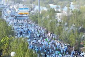 بنية تحتية تستوعب أكثر من 75 ألف مركبة في يوم واحد: قوافل الحجاج تتدفق نحو مكة