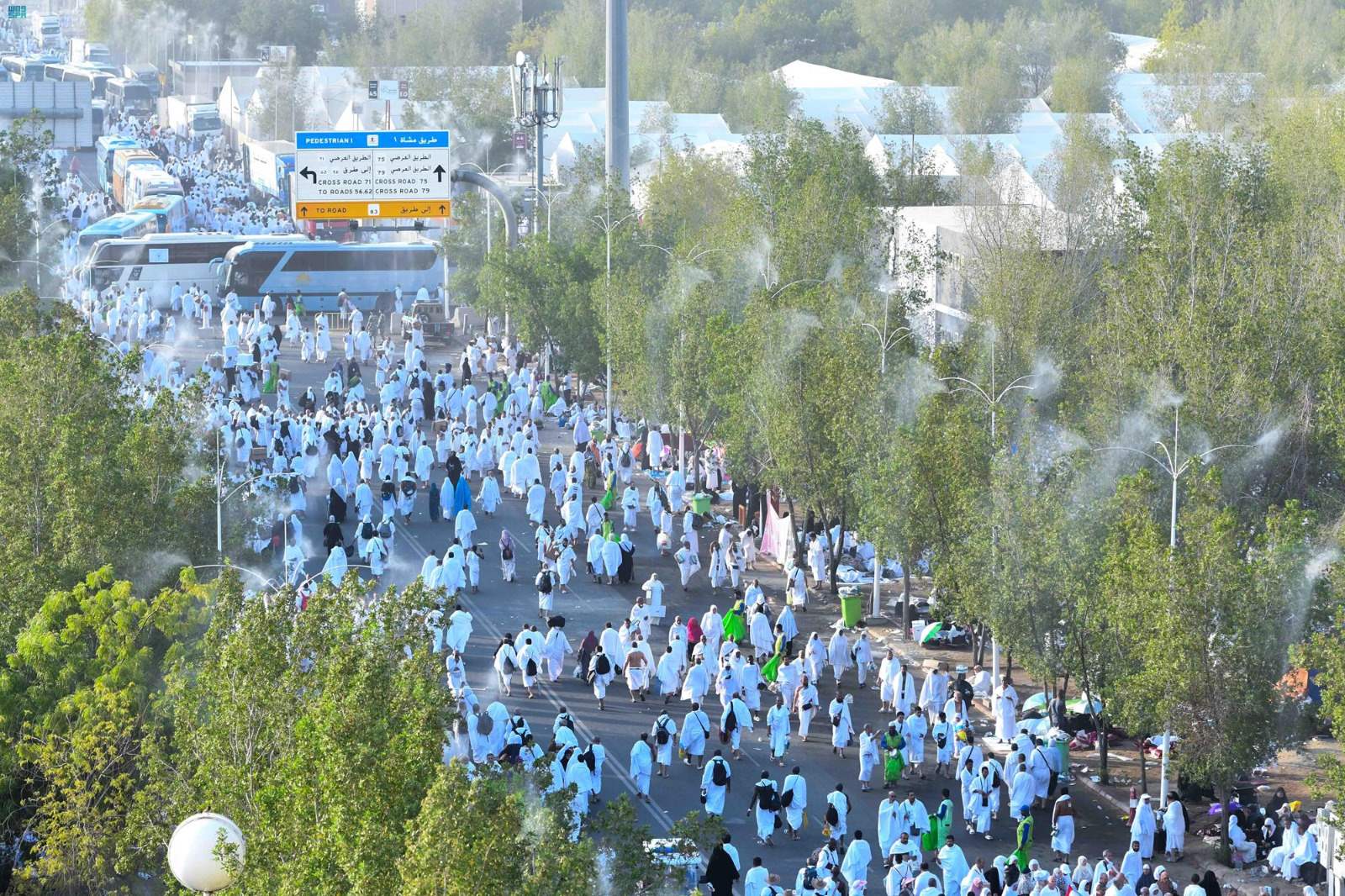 بنية تحتية تستوعب أكثر من 75 ألف مركبة في يوم واحد: قوافل الحجاج تتدفق نحو مكة