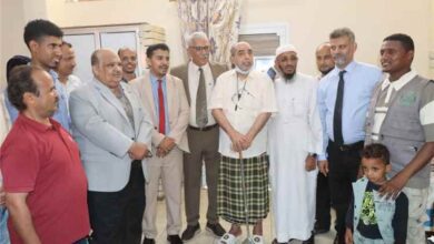 تدشين مبادرة “جبر خاطر” الإنسانية لتوزيع هدايا العيد لنزلاء دار المسنين بعدن