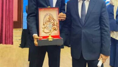 جامعة سيئون تُهدي الوطن إنجازاً عربياً رفيعاً بتتويج الدكتور عمر بازغيفان بجائزة "أفضل باحث عربي متميز لعام 2026" بالقاهرة