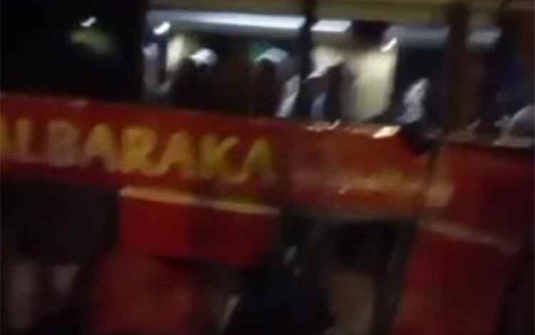 حادث سير مروع على خط العبر يخلف إصابات و يكشف خطورة الطريق الدولي
