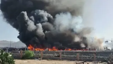 حريق هائل يدمر مخيماً للمهمشين في صنعاء.. غياب الدفاع المدني يُفاقم الكارثة