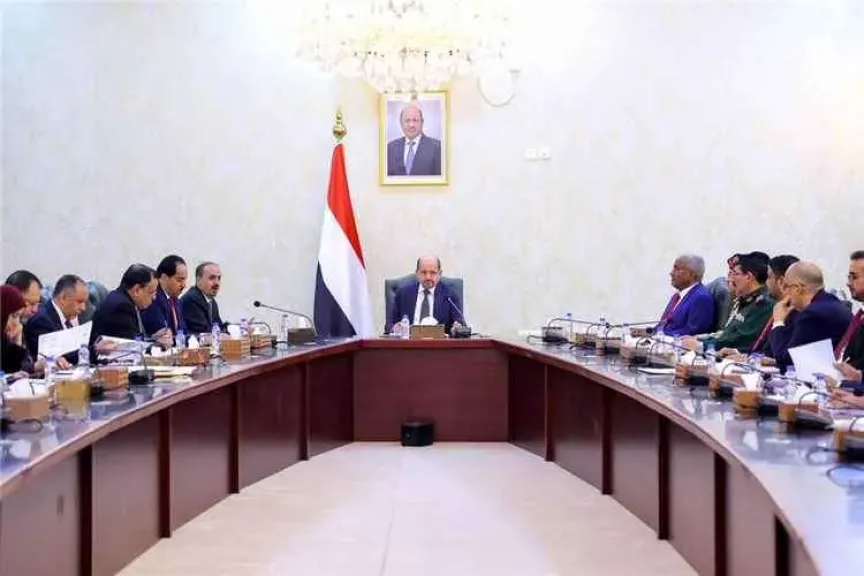رئيس الوزراء يترأس اجتماعاً لمجلس الوزراء في عدن ويناقش التطورات السياسية والأمنية