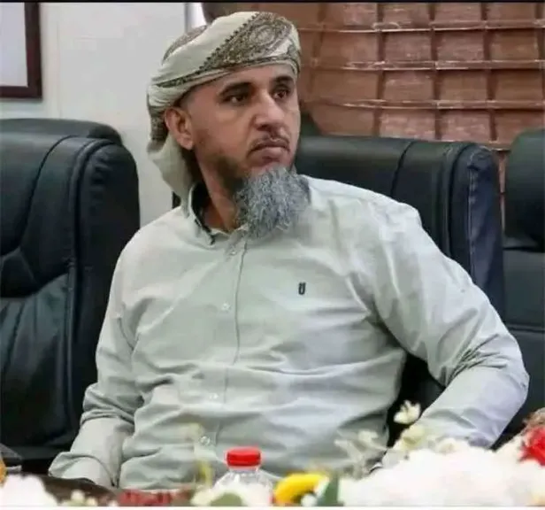 رئيس مجلس القيادة الرئاسي يُعيد تشكيل قيادة اللواء السادس مشاة بقرار جمهوري جديد