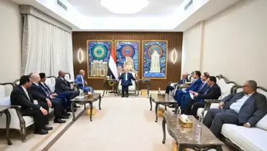 اجتماع الرئيس العليمي بوفد التفاوض الحكومي