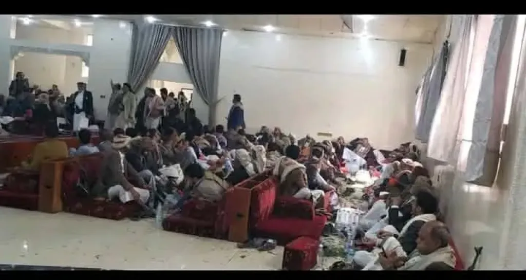 رجال قبائل خولان الطيال يصدرون بيانهم الأول رفضًا لنهب أراضي القبيلة من قبل الحوثيين (بيان)