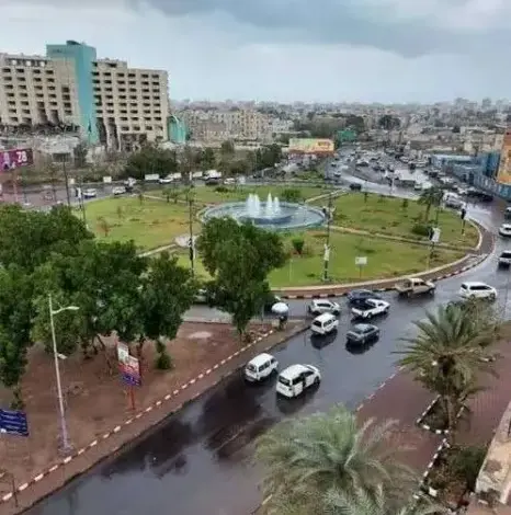 سلطة صيرة توقف أعمال بناء مخالفة خلف محطة أروى