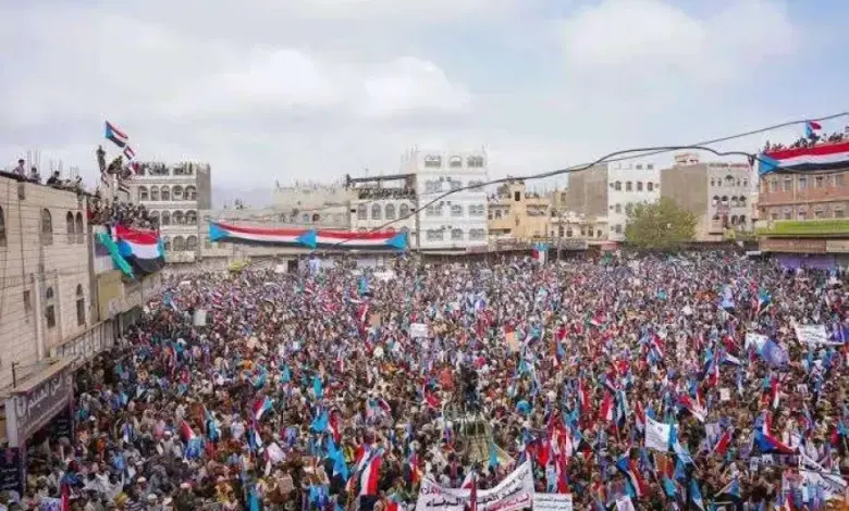 سياسي جنوبي بارز يعلن ”وفاة” الانتقالي سياسياً ويدعو لعدم التدخل