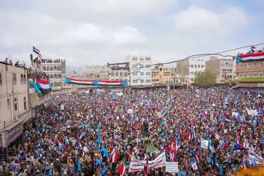 سياسي جنوبي بارز يعلن ”وفاة” الانتقالي سياسياً ويدعو لعدم التدخل