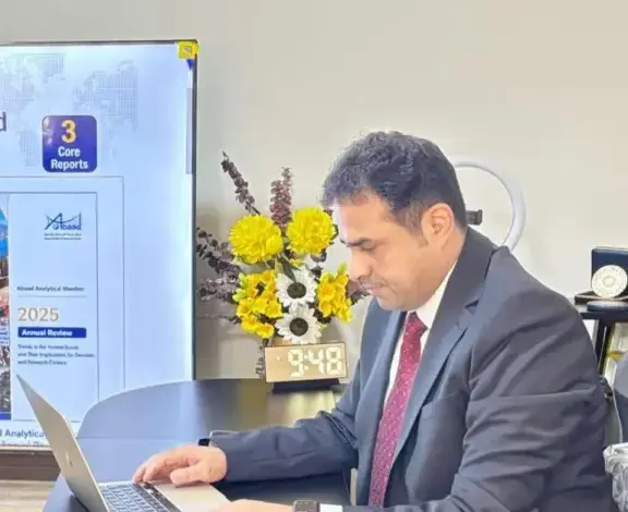 سياسي يمني يُفجّر فضيحة تمويلات غربية: ”80% من الأموال تذهب للاستشارات والرواتب