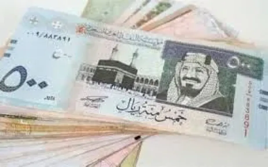 شاب يمني يعثر على مبلغ مالي كبير في عدن ويؤكد استعداده لإعادته لصاحبه