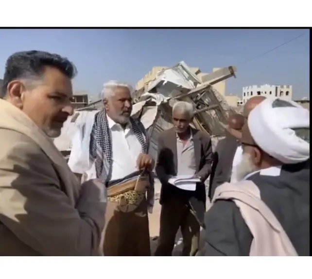 شاهد بالفيديو كيف كان ردة الفعل الغريبة من وزير حوثي عند اكتشافه ان المنزل الذي أمر بهدمه مالكه ”هاشمي”
