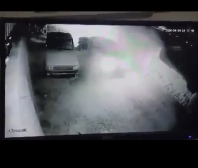 شاهد.. مسلحون يغتالون مواطنًا وطفلًا بدم بارد في رازح بصعدة (فيديو)