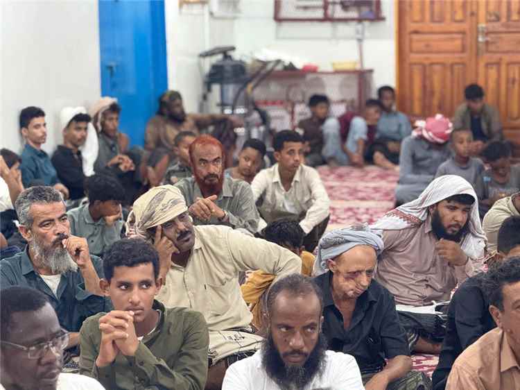 شبوة.. مدرسة أبي موسى الأشعري بجول الشيخ عبدالمانع تكرم طلابها بعد حفظهم لكتاب الله تعالى