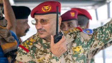 طارق صالح ورتبة ''الفريق ركن''.. من منحها له؟ ولماذا تراجع عن وعوده بعدم ارتداء الرتب العسكرية قبل تحرير صنعاء؟