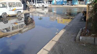 طفح المجاري في مدينة الشعب يثير مخاوف صحية وبيئية