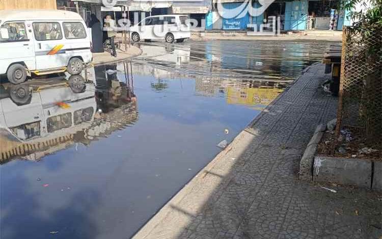 طفح المجاري في مدينة الشعب يثير مخاوف صحية وبيئية