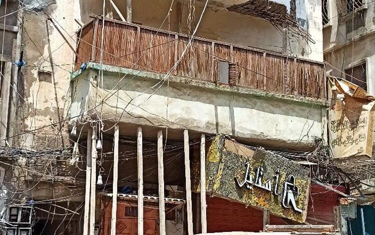 عاجل : سقوط بلكونة شقة سكنية بكريتر ولا إصابات
