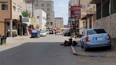 عدن تستعيد أجواء رمضان في يوم الوقفة.. شوارع هادئة ومحال مغلقة بسبب الصيام