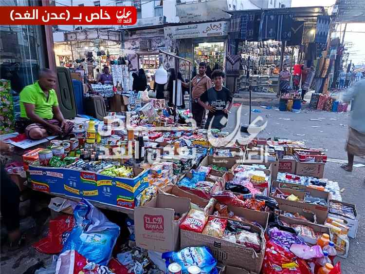 عدوى رفع الأسعار تنتقل إلى مفارش البسطات في الشيخ عثمان
