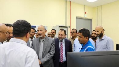عضو مجلس القيادة الصبيحي يؤكد أهمية مضاعفة الجهود لتحسين خدمة الكهرباء