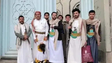 فارس مناع من امام الفيلا المتنازع عليها