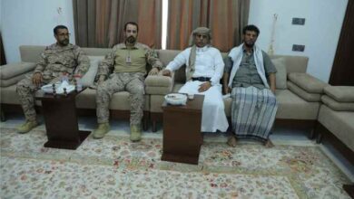 قائد التحالف بالمهرة يزور قيادات وشخصيات بارزة في المهرة مهنئًا بعيد الأضحى المبارك