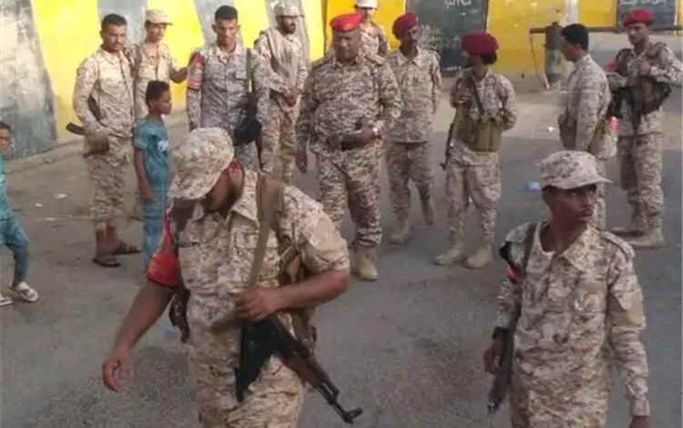قائد الشرطة العسكرية بلحج يتفقد أفراد الشرطة العسكرية ويهنئهم بعيد الأضحى المبارك