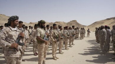 قائد المنطقة العسكرية الأولى يتفقد جاهزية اللواء الرابع بدرع الوطن في حضرموت