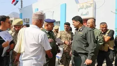 قاضية عدنية تشيد بجهود موظفي الأحوال المدنية رغم محدودية الإمكانات وكثافة الإقبال