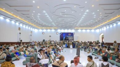 مأرب تفتح أبواب العزاء في رحيل هادي.. وإجماع على أن اليمن فقد أحد أبرز رجالاته في مرحلة مفصلية .. حشود رسمية وشعبية تتقاطر لتقديم العزاء