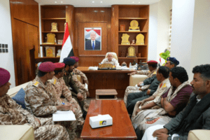 مجلس القيادة يوجّه بحصر أفراد قوات حماية حضرموت تمهيدًا لاستيعابهم رسميًا ضمن الجيش والأمن