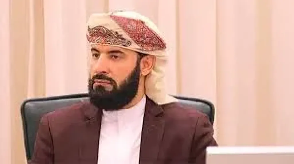 مجهولون يستهدفون النيابة العامة في أبين بقنبلة.. وشائعات تزعم استهداف منزل المحافظ