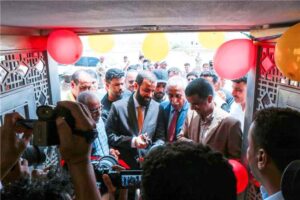 محافظ أبين ورئيس الجامعة يفتتحان مشروع إنشاء وتجهيز سكن الطالبات بجامعة أبين