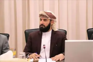 محافظ أبين يوجه بصرف حافز مالي للمعلمين المتطوعين ويعتذر بشدة للكادر الرسمي