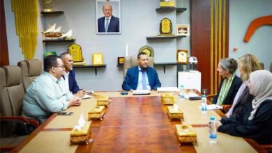 محافظ عدن يبحث مع السفيرة الهولندية تنفيذ مشروع “ماستر بلان” ميناء عدن