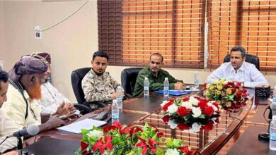 محافظ لحج يبحث سبل التنسيق الأمني ومكافحة نقاط الجباية الغير قانونية بالمحافظة