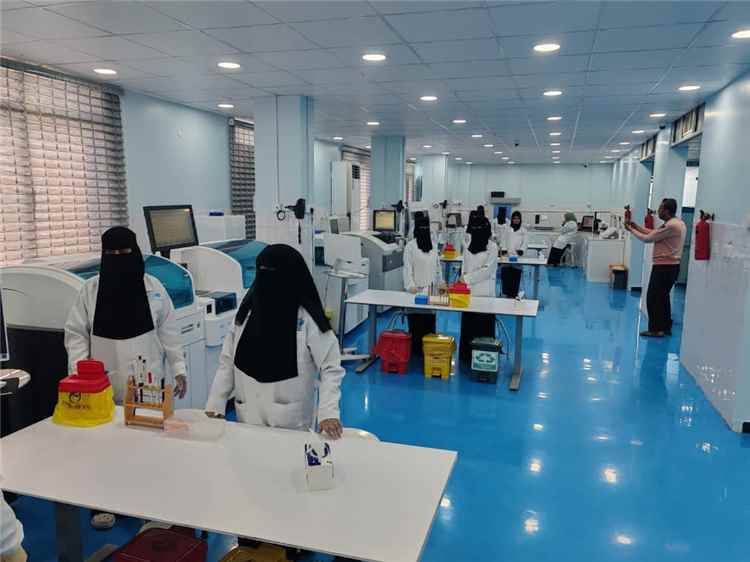 مختبرات الصحة العامة بعدن تواكب المعايير الحديثة وتستعيد ثقة المواطنين